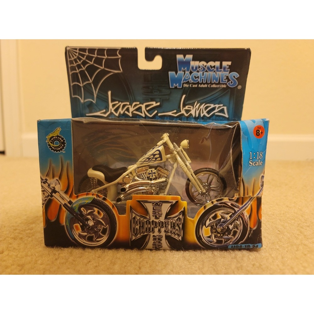 MUSCLE MACHINES JESSIE JAMES CHERRY CFL DIE-CAST MOTORCYCLE1:18 SCALE NEW N BOX